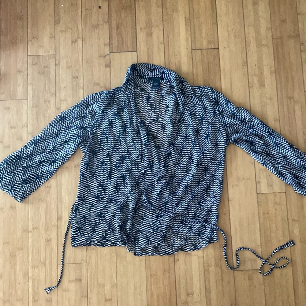 Silk wrap top the Limited brand size L